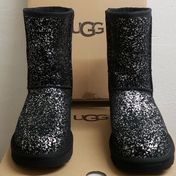 Ugg Classic Short II Foil Glam Boots - Picture 4 of 10